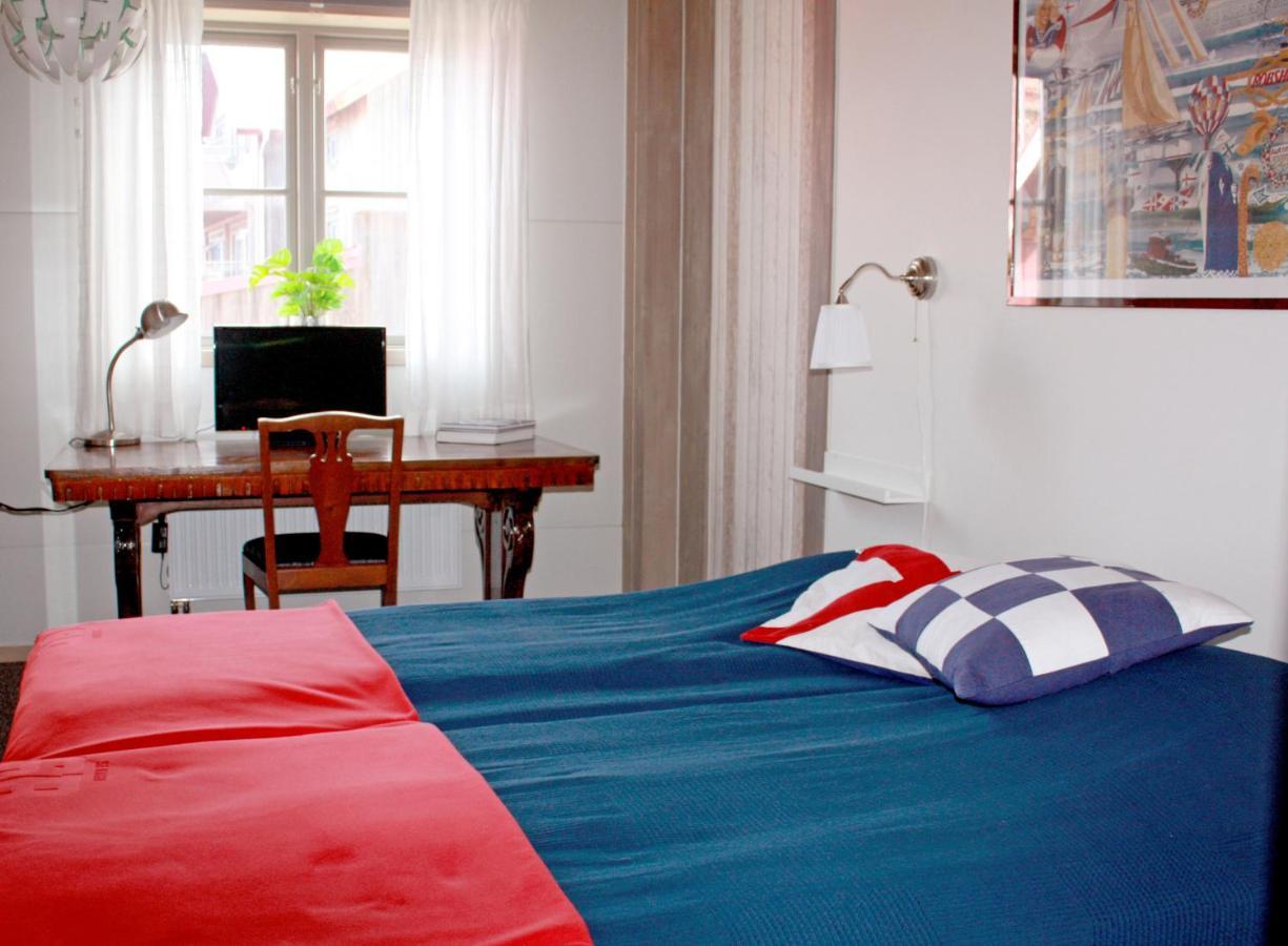 Seglarhotellet - Vandrarhem Pa Kaeringoen Karingon Exterior foto