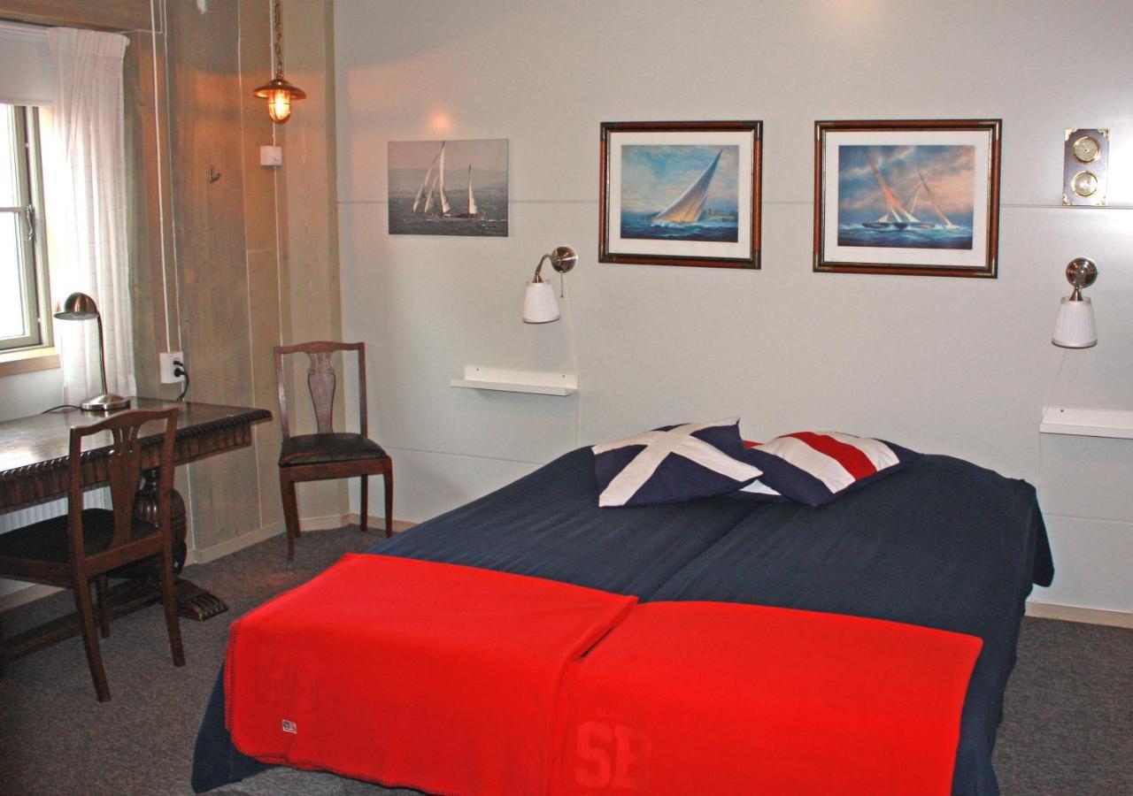 Seglarhotellet - Vandrarhem Pa Kaeringoen Karingon Zimmer foto