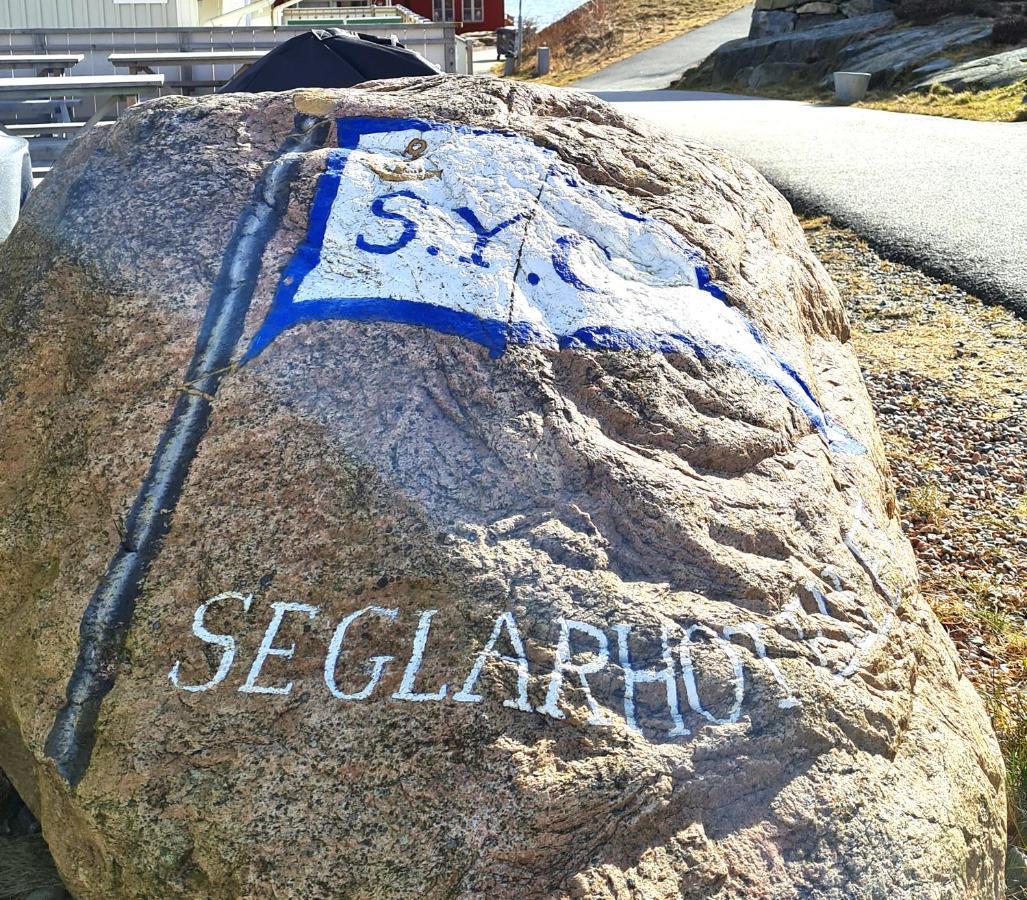 Seglarhotellet - Vandrarhem Pa Kaeringoen Karingon Exterior foto